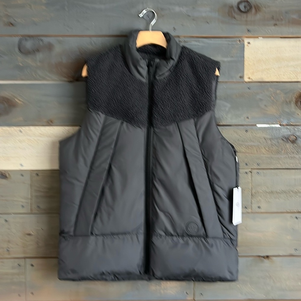 UGG Men's Zoltan Sherpa Padding Puffer Vest Size M